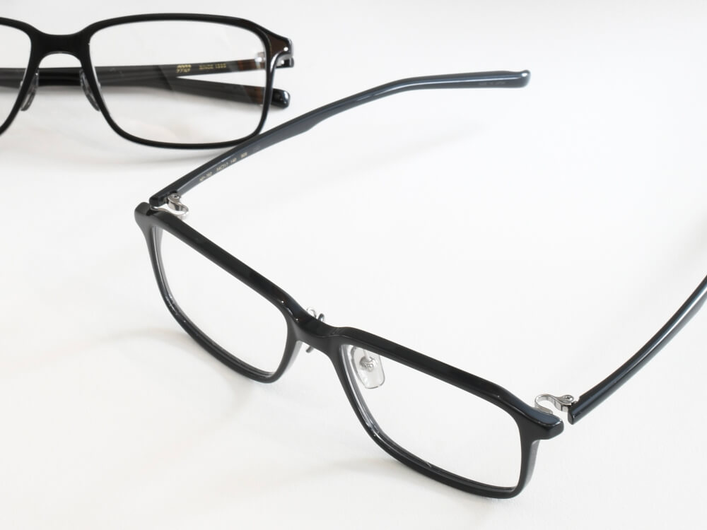 フォーナインズ